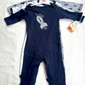 Yoga Sprouts set of 3 rompers onesies 0-3 months NWT Rocket Space theme